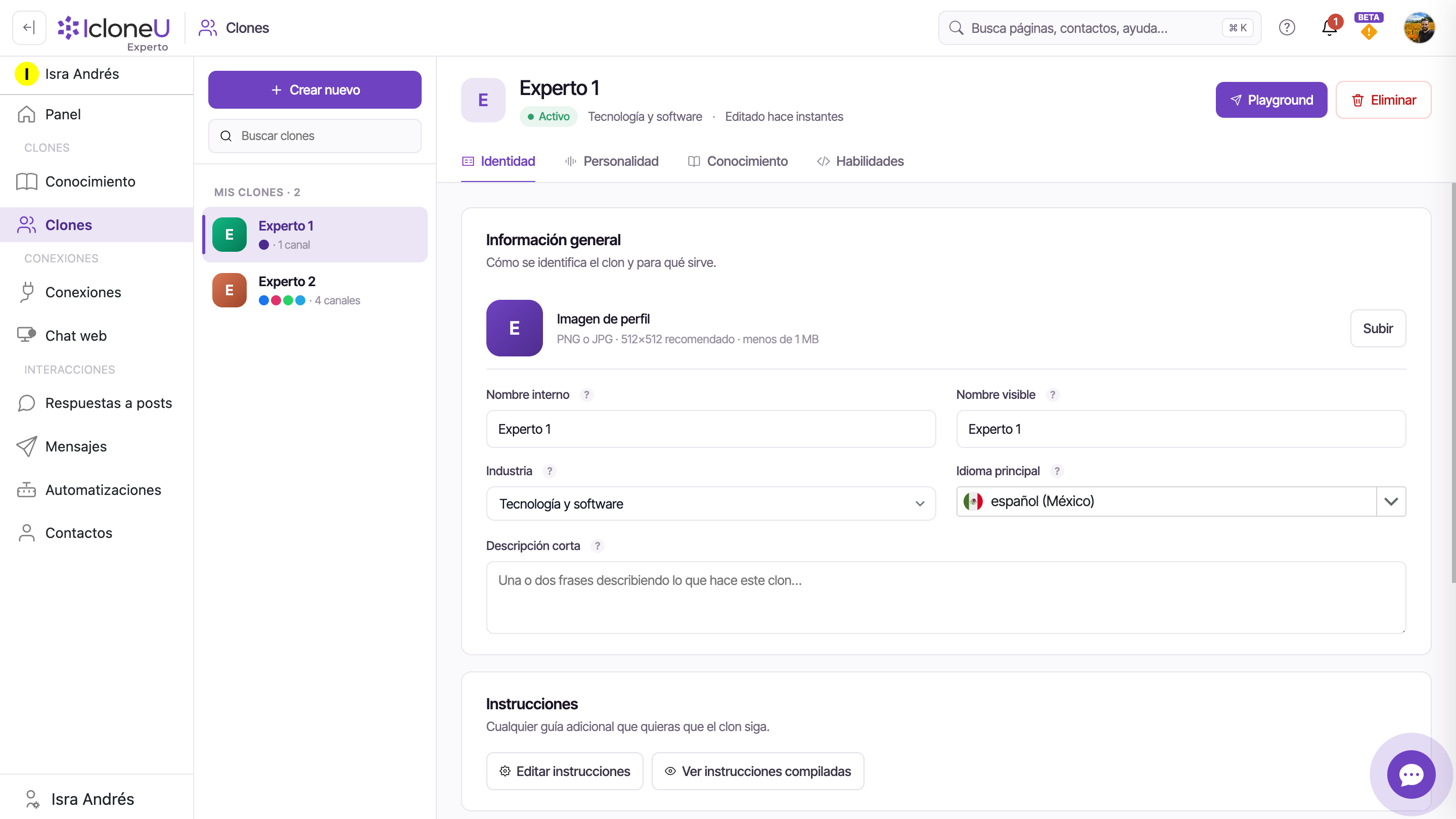 La página de Clones con Expert 1 seleccionado y sus pestañas Identidad / Personalidad / Conocimiento / Habilidades visibles a la derecha